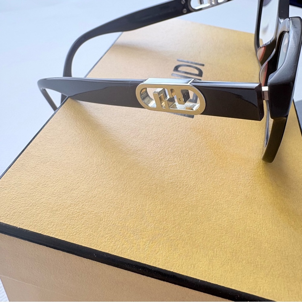 Fendi Women's Brown Square Eyeglasses Model #FE500391 050 52017 145 B Sz S M - Picture 2 of 9